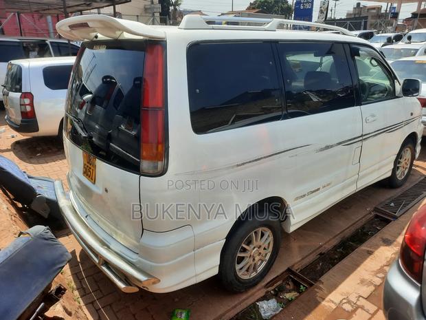 Toyota Noah 2001 White
