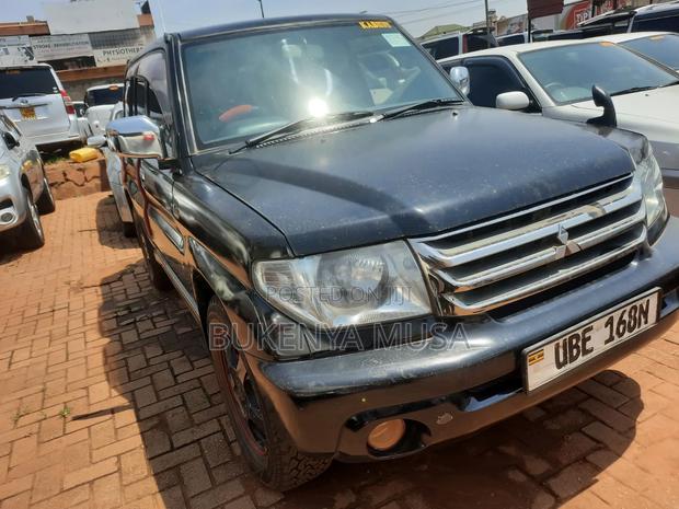 Mitsubishi Pajero IO 2000 Black