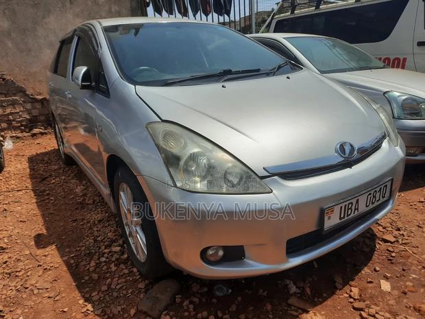 Toyota Wish 2003 Silver