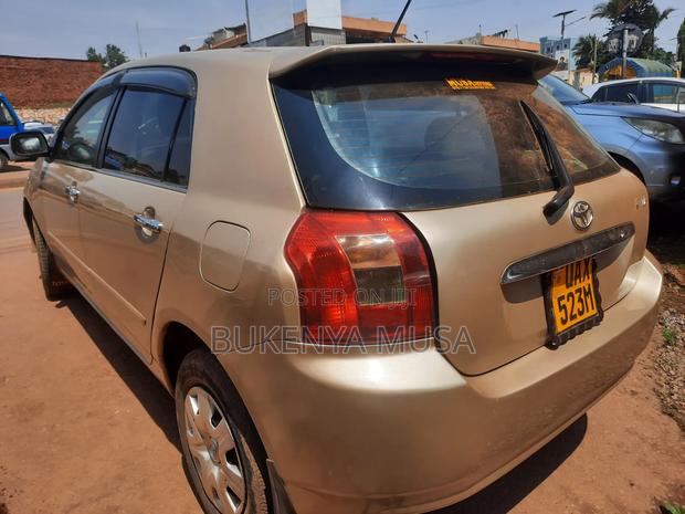 Toyota Corolla RunX 2002 Gold