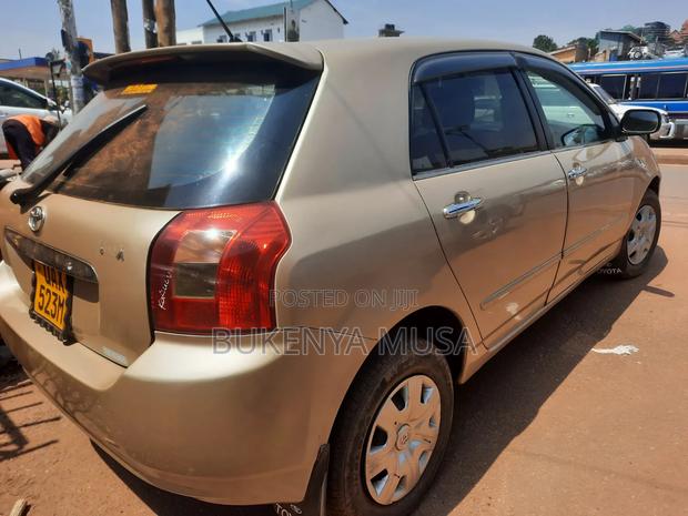 Toyota Corolla RunX 2002 Gold
