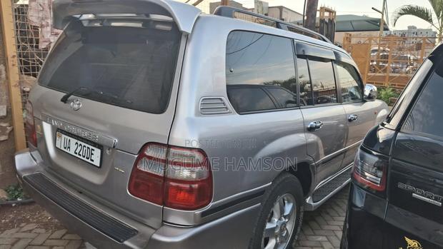 Toyota Land Cruiser 2002 Silver