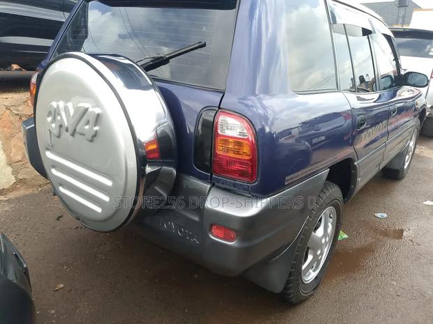 Toyota RAV4 Base 4x4 1999 Blue