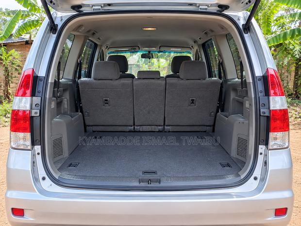 Toyota Noah 2.0 FWD (8 Seater) 2005 Silver