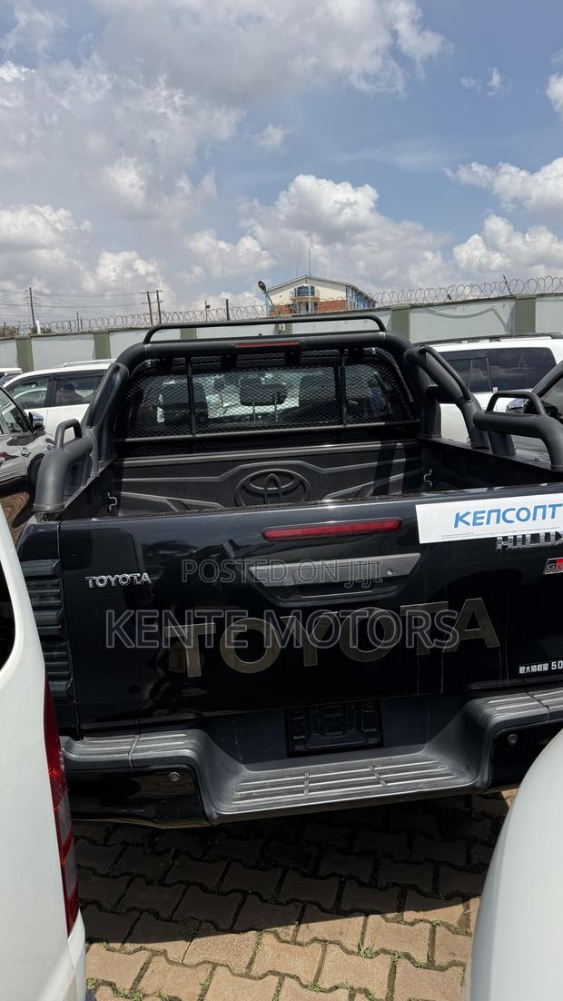 Toyota Hilux Revo Double Cab Deisel 2.8 AWD 2022 Black