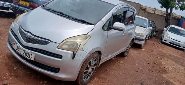Toyota Ractis 2008 Silver