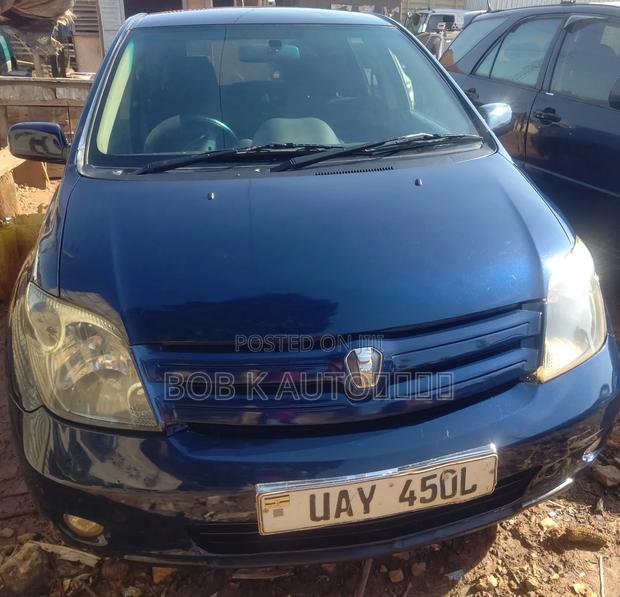 Toyota IST 2006 Blue
