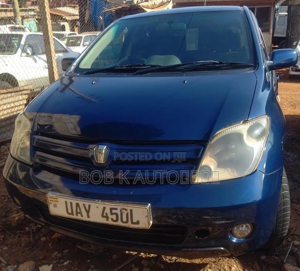 Toyota IST 2006 Blue