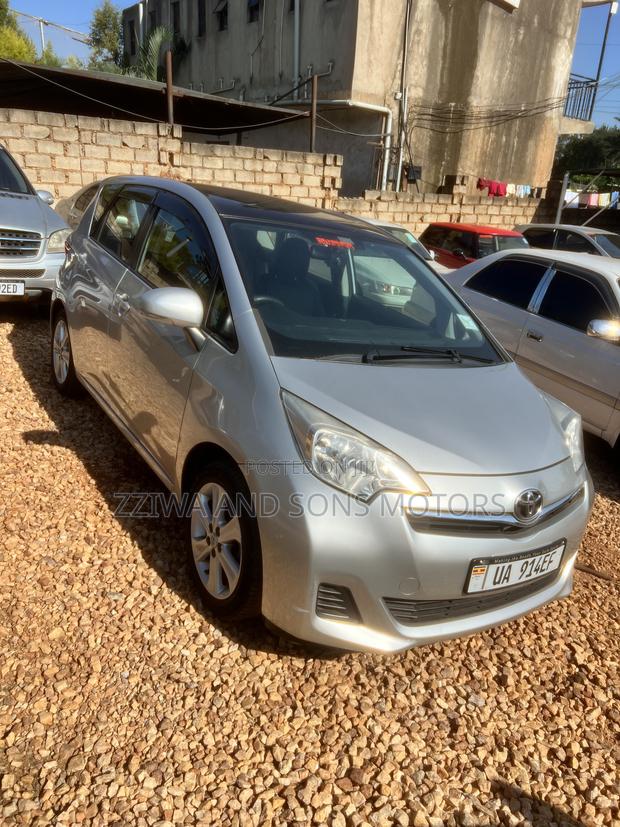 Toyota Ractis 1.5 AWD 2015 Silver