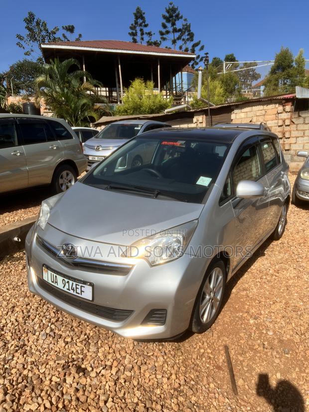 Toyota Ractis 1.5 AWD 2015 Silver