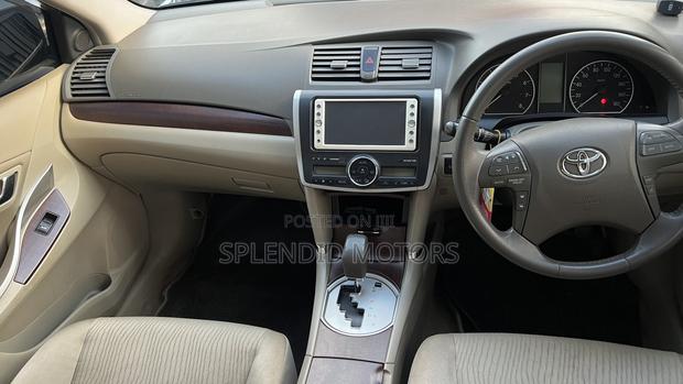 Toyota Premio 2010 Silver