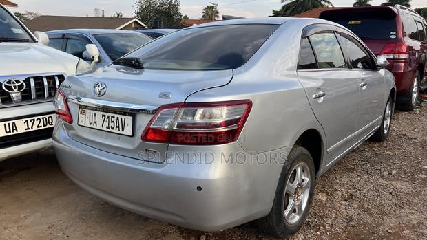 Toyota Premio 2010 Silver