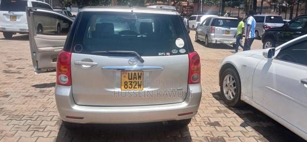 Toyota Raum 2005 Silver