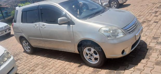 Toyota Raum 2005 Silver