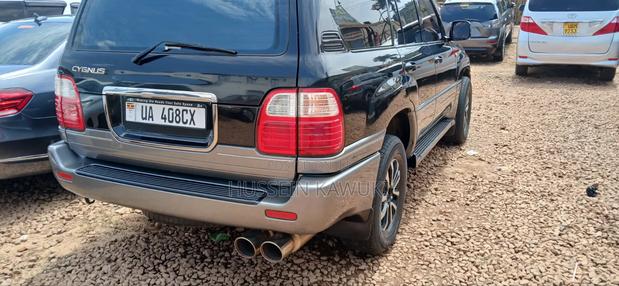 Toyota Land Cruiser Cygnus 4.7 2004 Black