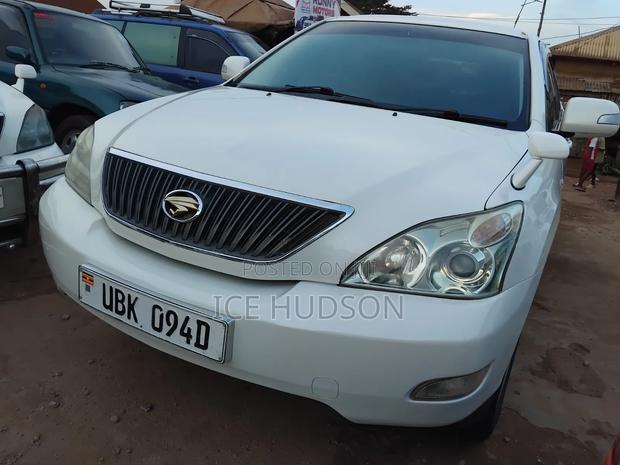 Toyota Harrier 2006 White