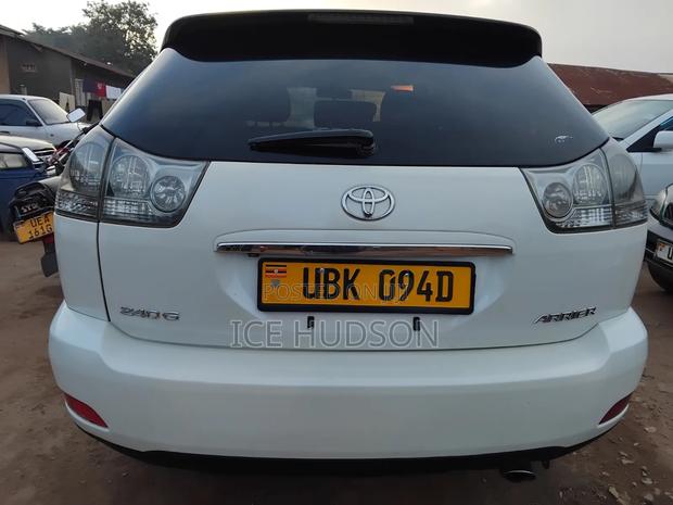 Toyota Harrier 2006 White