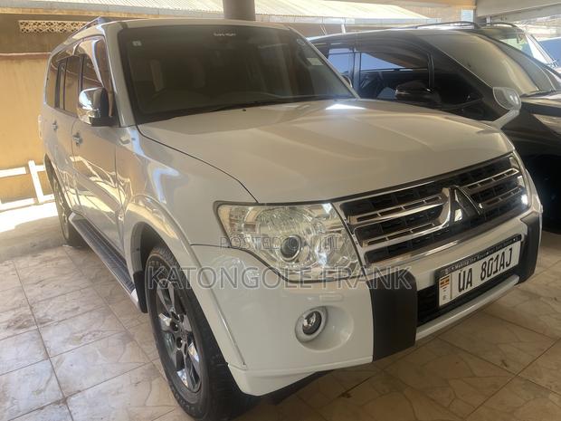 Mitsubishi Pajero 2012 White