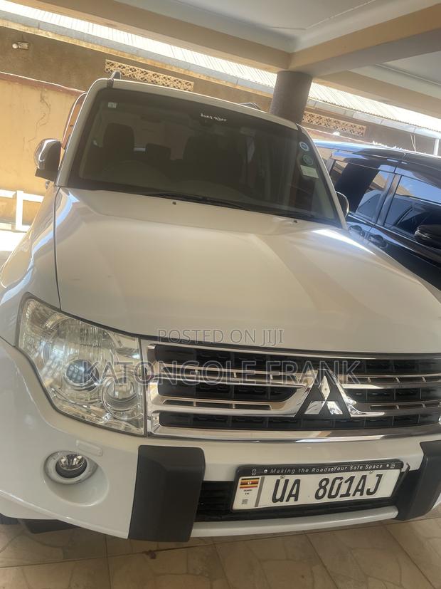 Mitsubishi Pajero 2012 White