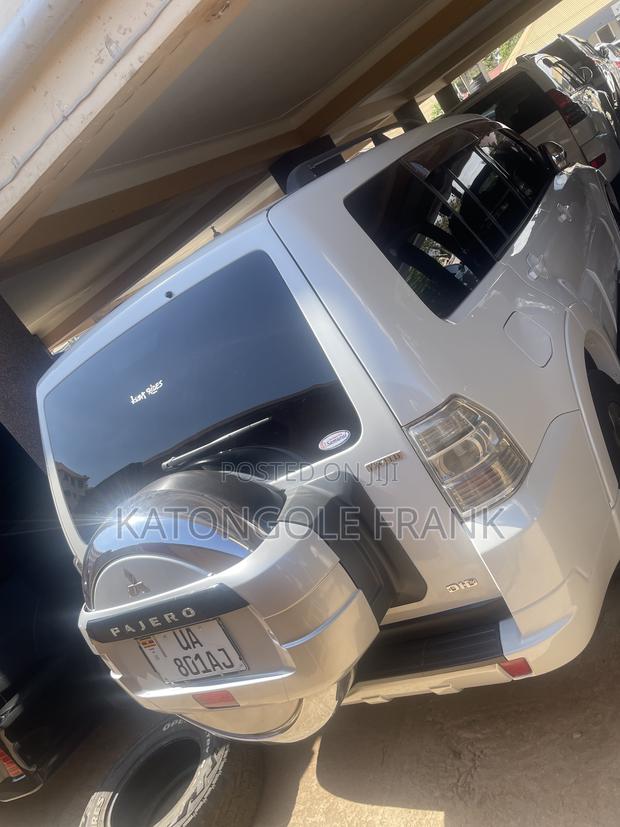 Mitsubishi Pajero 2012 White