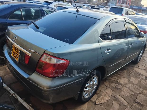 Toyota Premio 2004