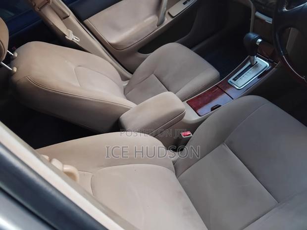 Toyota Premio 2004