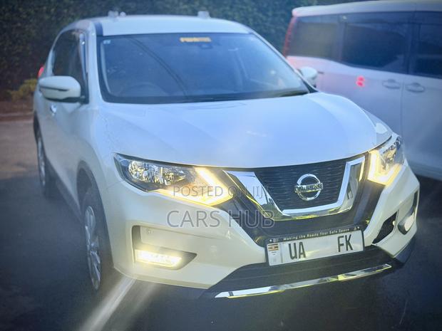 Nissan X-Trail 2.0 Petrol FWD 2018 White