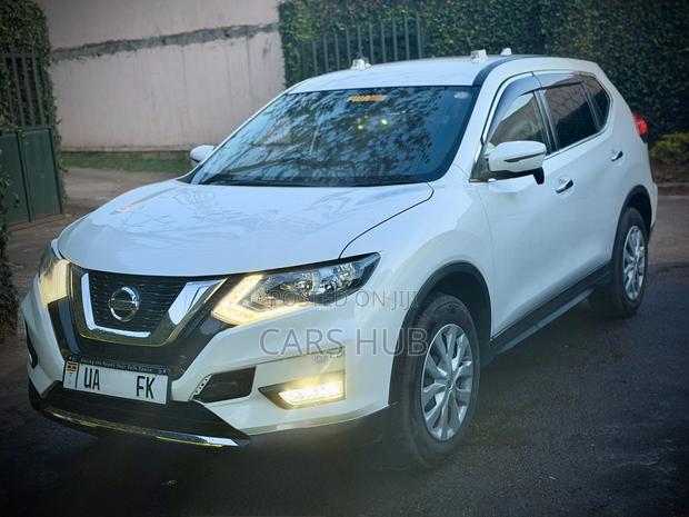Nissan X-Trail 2.0 Petrol FWD 2018 White