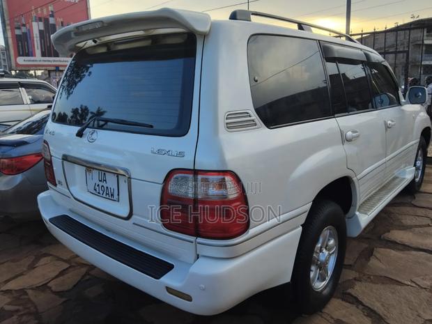 Lexus LX 470 AWD 2005 White
