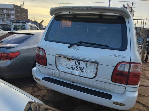 Lexus LX 470 AWD 2005 White