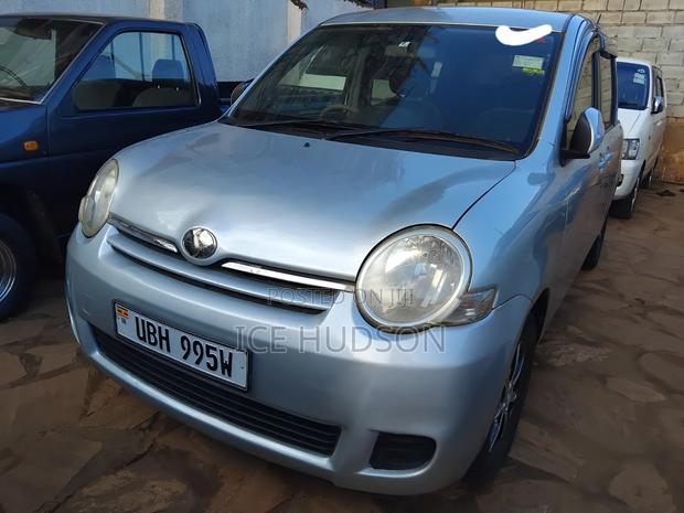 Toyota Sienta 2009 Blue
