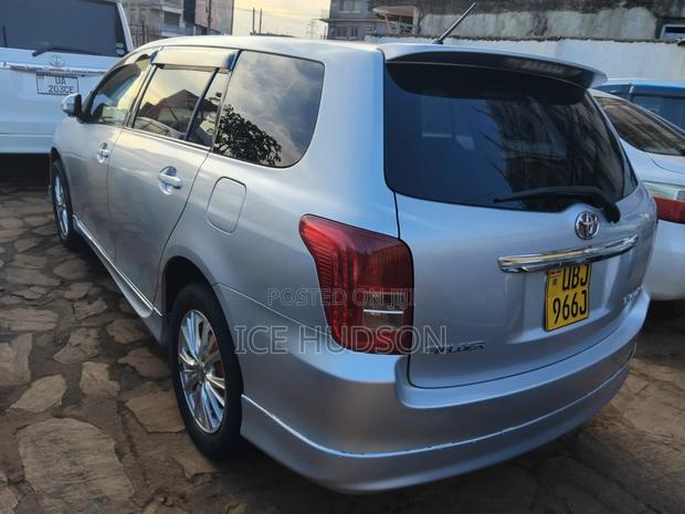 Toyota Corolla Fielder 2012 Silver