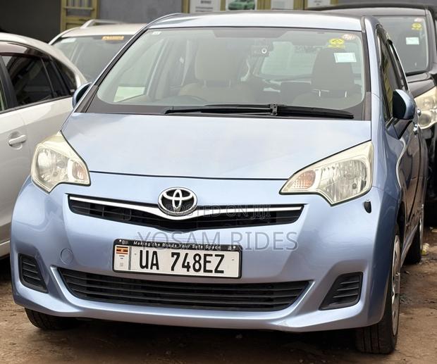 Toyota Ractis 1.5 FWD 2012 Blue