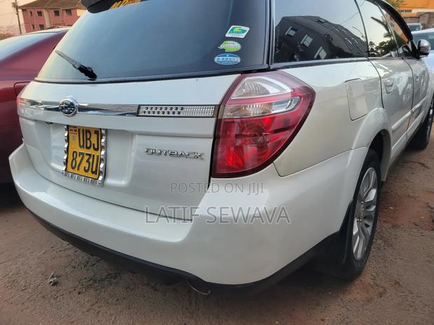 Subaru Outback 2.5 XT Limited Wagon 2007 White