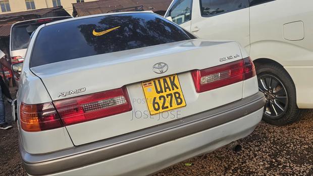 Toyota Premio 2001 Silver