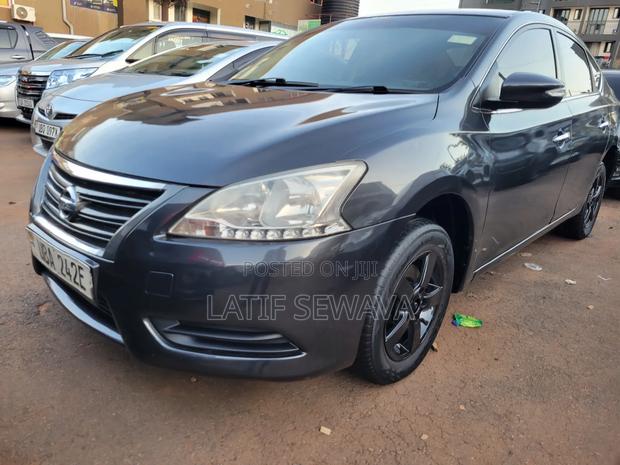 Nissan Sentra 2.0 2010 Black