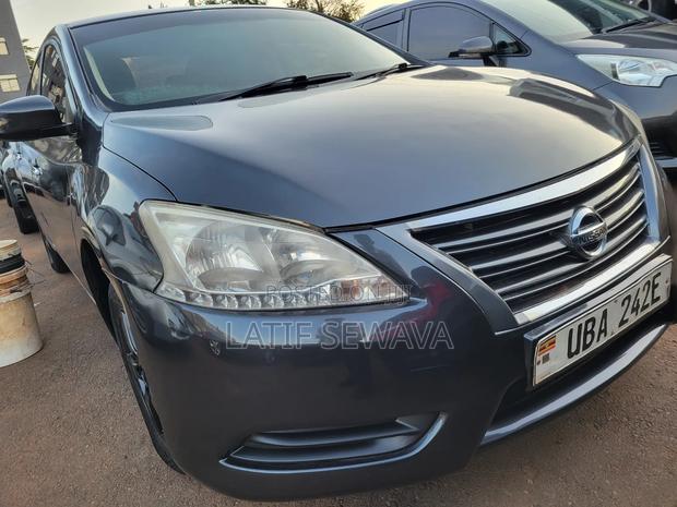 Nissan Sentra 2.0 2010 Black