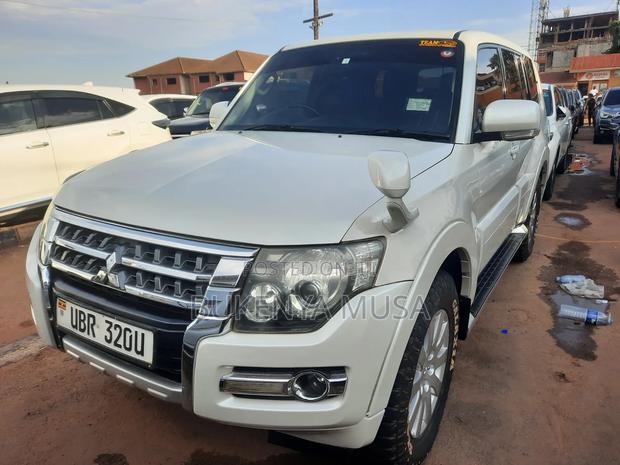 Mitsubishi Pajero 2010 White