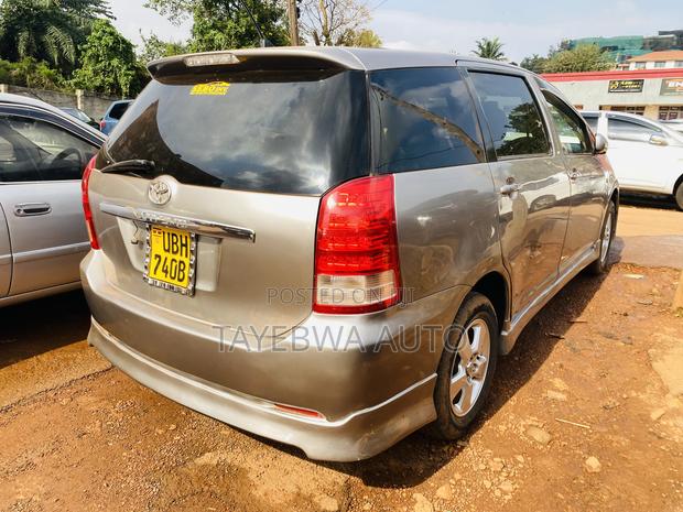 Toyota Wish 2006