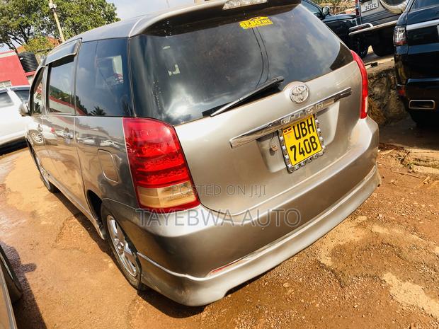 Toyota Wish 2006