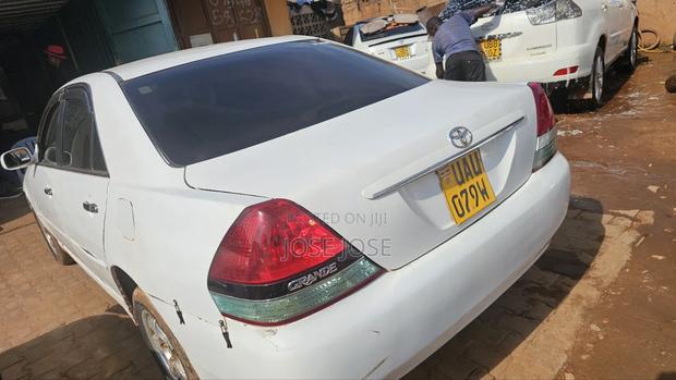 Toyota Mark II 2001 White