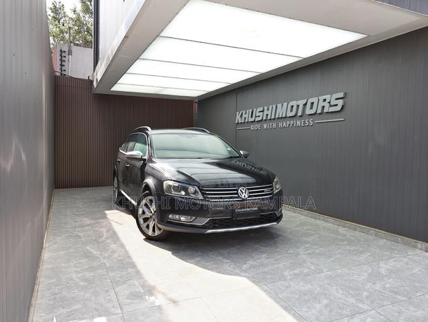 Volkswagen Passat 2012 Black