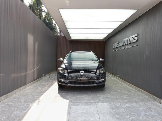 Volkswagen Passat 2012 Black