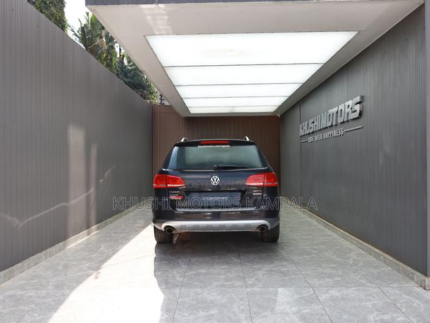 Volkswagen Passat 2012 Black
