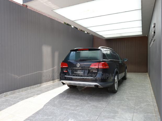 Volkswagen Passat 2012 Black