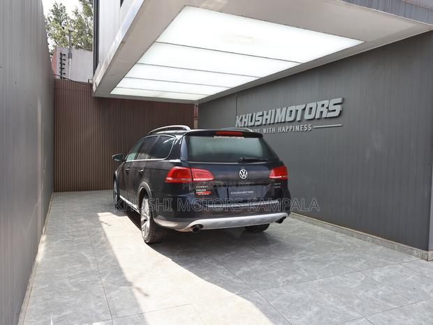 Volkswagen Passat 2012 Black