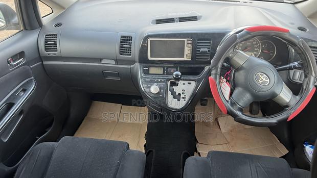 Toyota Wish 2008 Gray