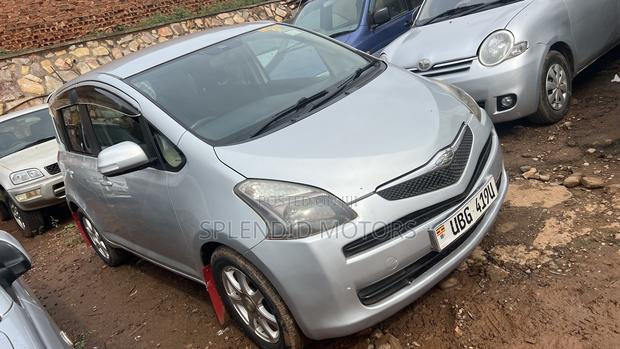 Toyota Ractis 2008 Silver