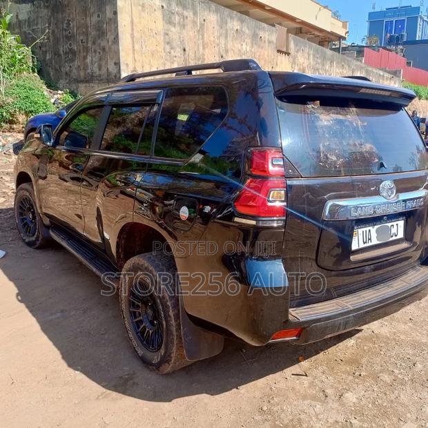 Toyota Land Cruiser Prado 3.0 TD 2011 Black
