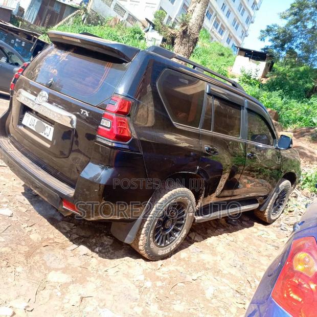 Toyota Land Cruiser Prado 3.0 TD 2011 Black